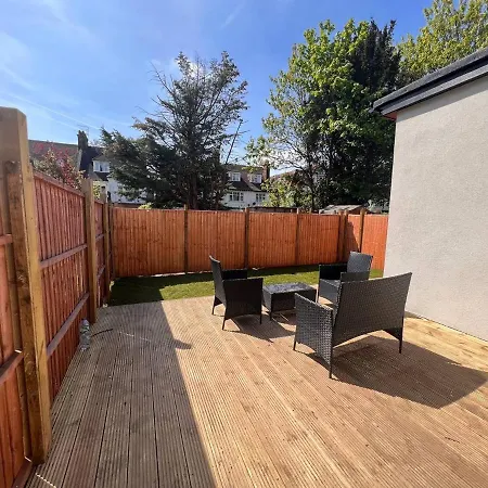 Ferienwohnung Star London Finchley Road 3-Bed Escape With Garden Exterior foto